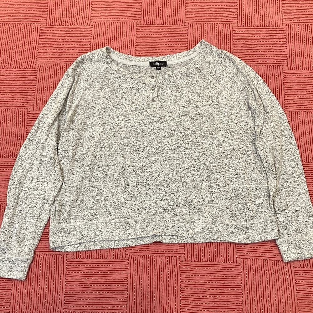 Eclipse Women's large Heathered Gray Long Sleeve Tee